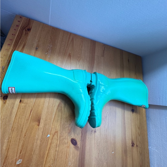 Hunter Green Rain Boots size 3/4 - Picture 3 of 11